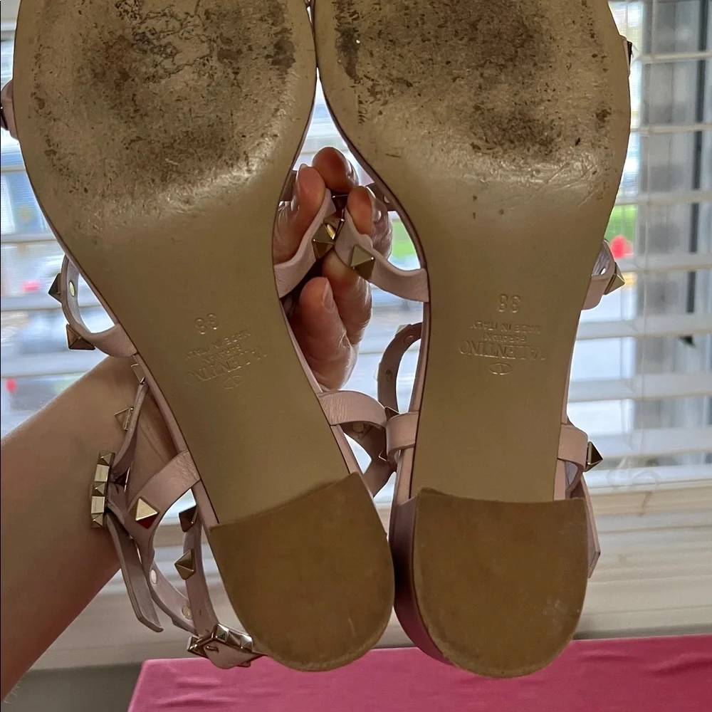 Valentino Garavani Rockstud Leather Sandal - Picture 7 of 7